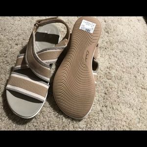 NEW Clarks cloudsteppers sandals sz 8